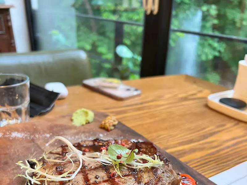 포레스힐 야외 테이블 전경