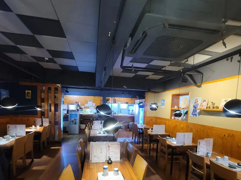 깔끔하고 정돈된 냠냠물고기 내부