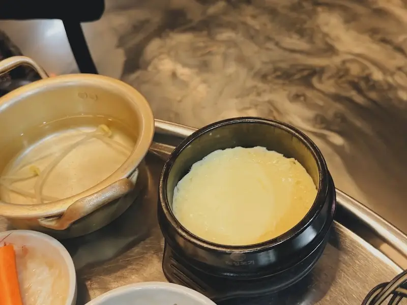 따뜻한 계란찜과 콩나물국