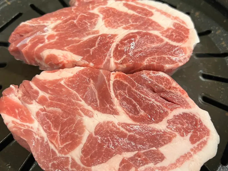 환상적인 마블링의 숙성 삼겹살