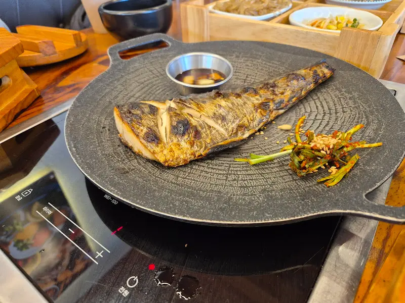 화덕에 구워진 삼치구이