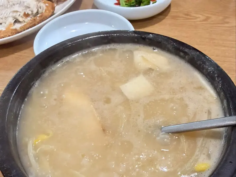 감나무식당의 대표 메뉴, 황태국밥