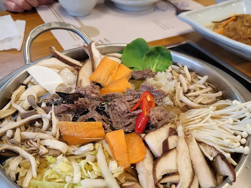 푸짐한 버섯전골