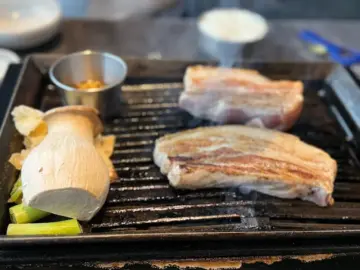 성산일출봉 맛집 클라스! 제주 금돗흑돼지에서 흑돼지 먹고 기절🤤