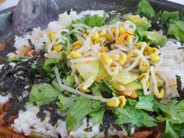 혼밥러의 향수를 자극하는 팔당 맛집, 향수원에서 즐기는 추억의 오리주물럭 정찬