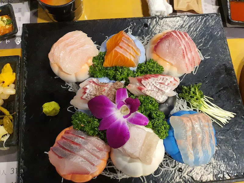 화려한 사시미 모듬