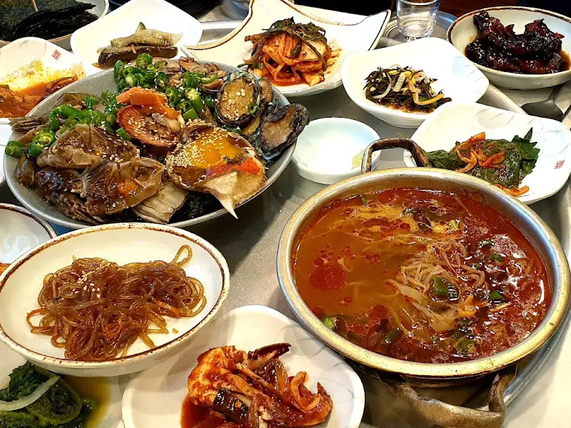 해물모듬간장게장 한 상 차림