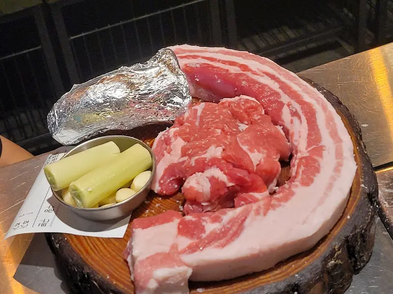 숙성 삼겹살과 가니쉬