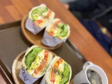 향긋한 브런치와 여유, 동대신동 카페온더윤에서 만끽하는 부산의 맛집