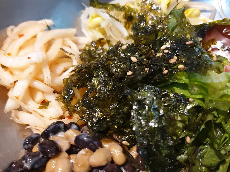 낫토비빔밥 근접샷