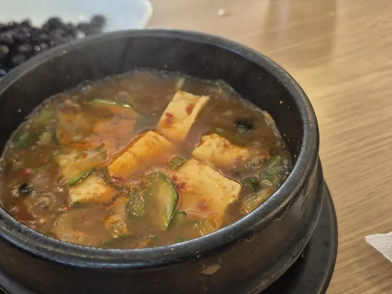 뚝배기에 담겨 나오는 된장찌개