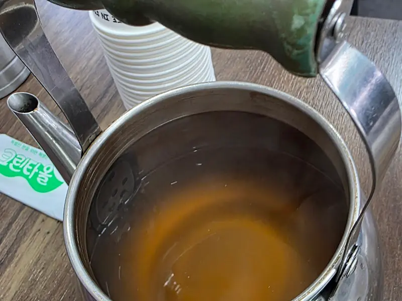 따뜻한 멸치육수