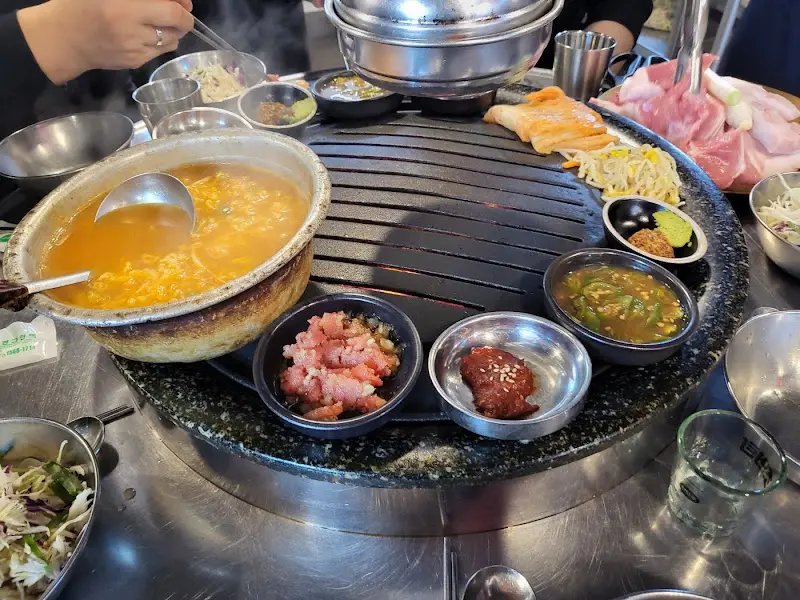 조연탄 푸짐한 한상차림