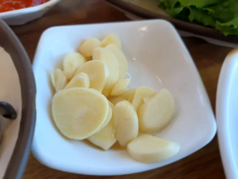 향수원 밑반찬 (마늘)