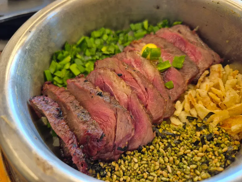 갈비솥밥 근접샷