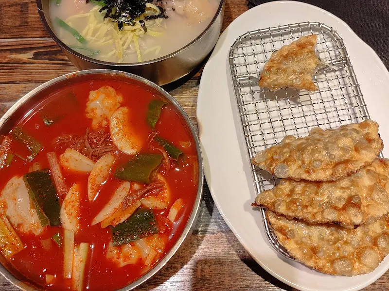 락원이북만두 얼큰칼국수, 군만두