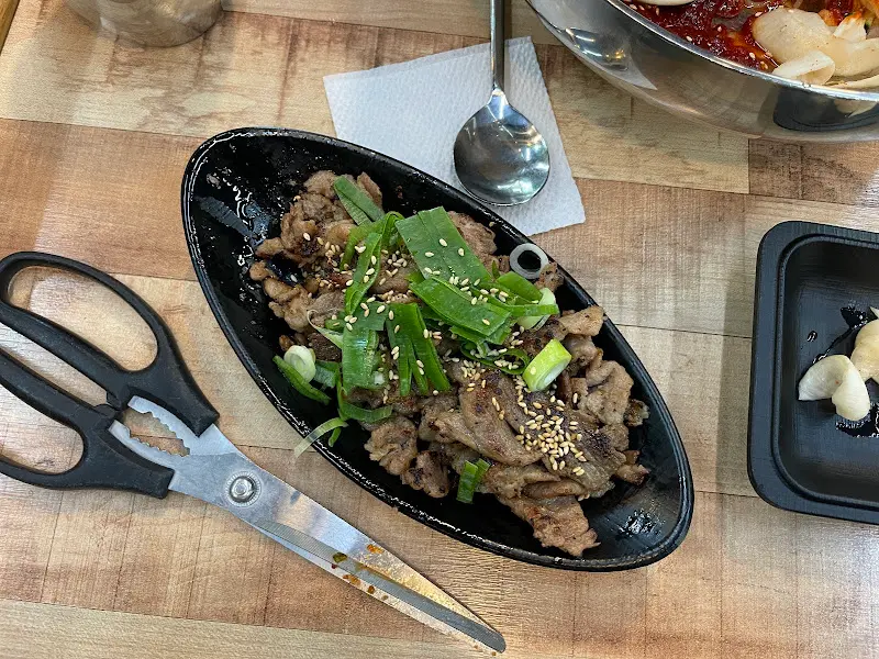 돈불과 함께 먹으니 더욱 꿀맛