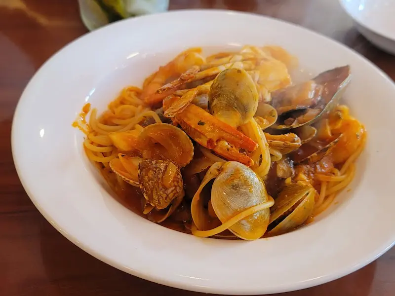 해산물이 듬뿍 들어간 파스타