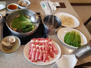 화성에서 맛보는 깊고 시원한 풍미, 한상에 담긴 백합의 향연: 귀한 분 모시기 좋은 인근 맛집