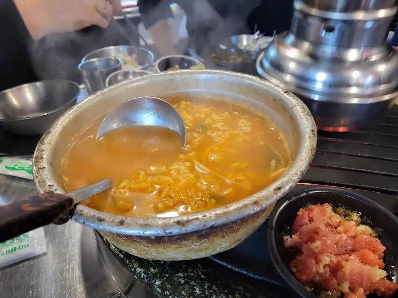 서비스로 제공되는 김치 라면