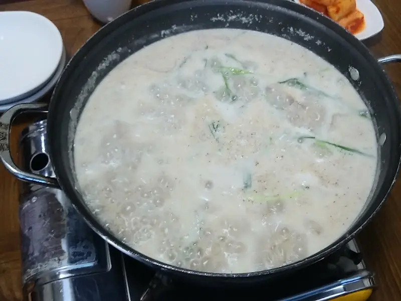 들깨칼국수 근접 샷