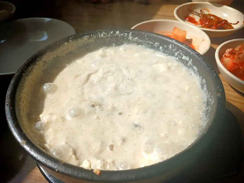 하얀 순두부 뽀얀 국물