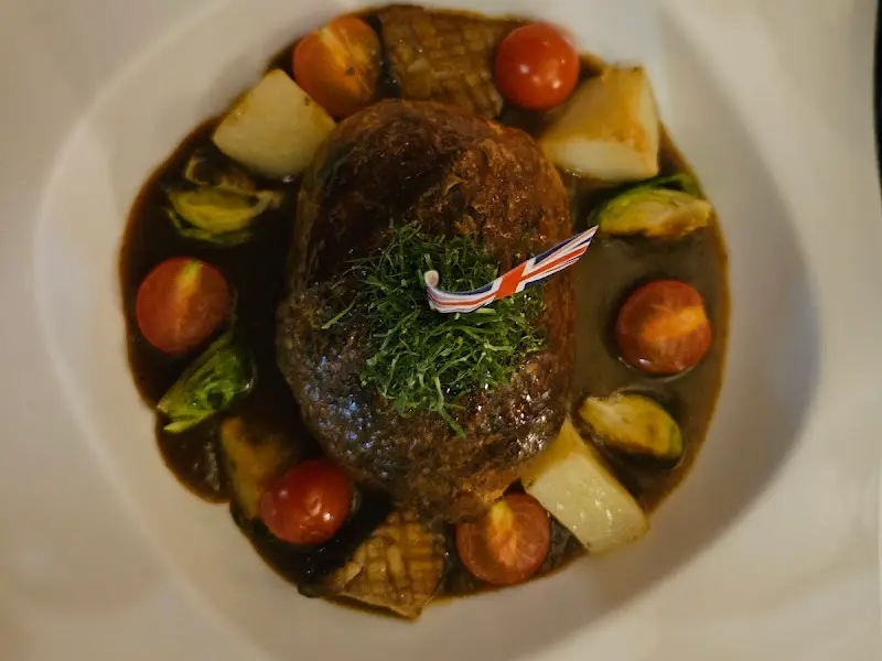 영국 국기가 꽂힌 셰퍼드 파이