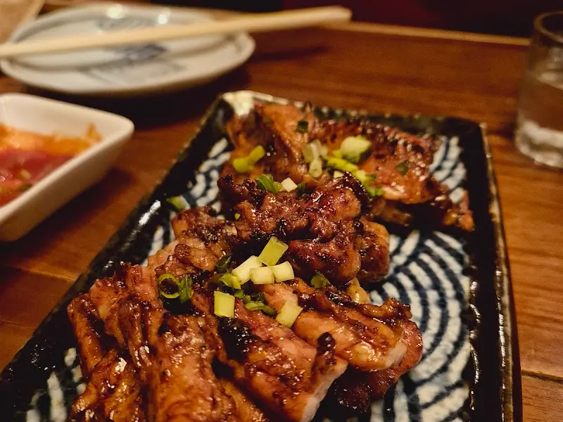 윤기가 좔좔 흐르는 닭꼬치