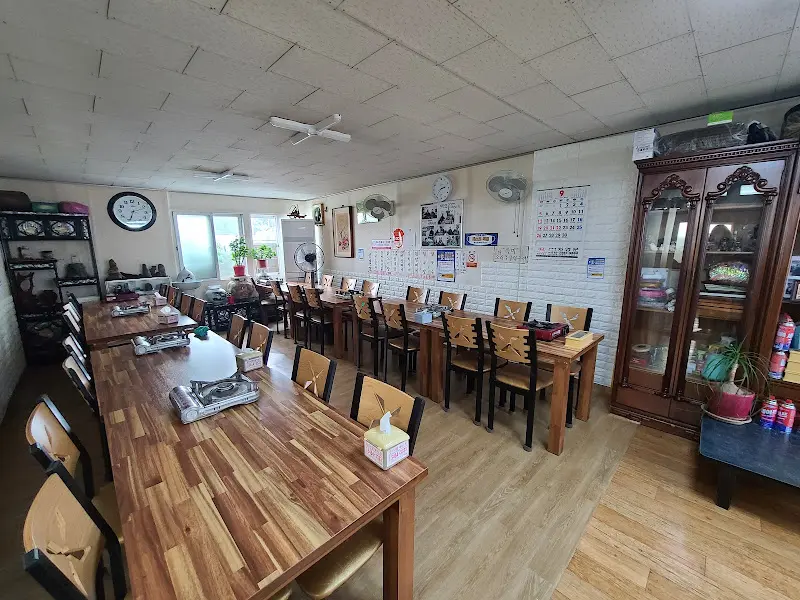 정겨운 분위기의 식당 내부