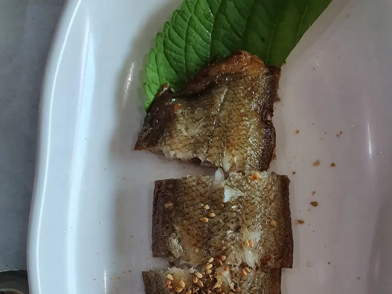 노릇하게 구워진 생선
