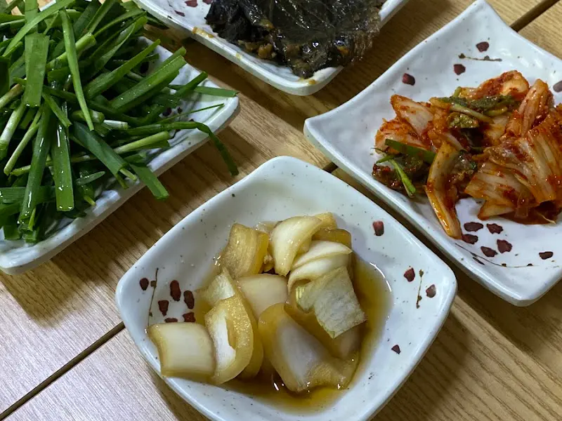 진국의 정갈한 밑반찬