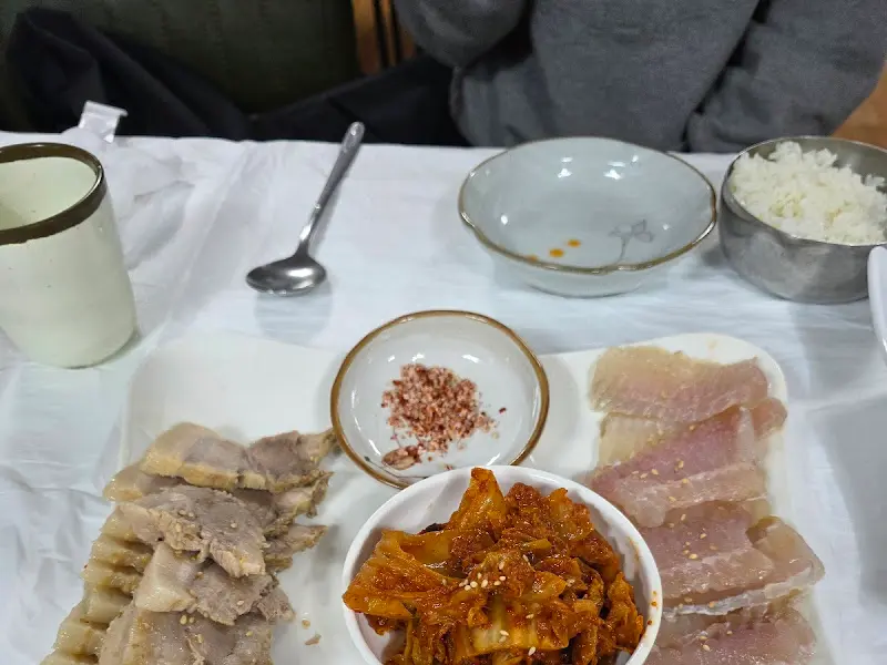 모란추어탕 홍어삼합