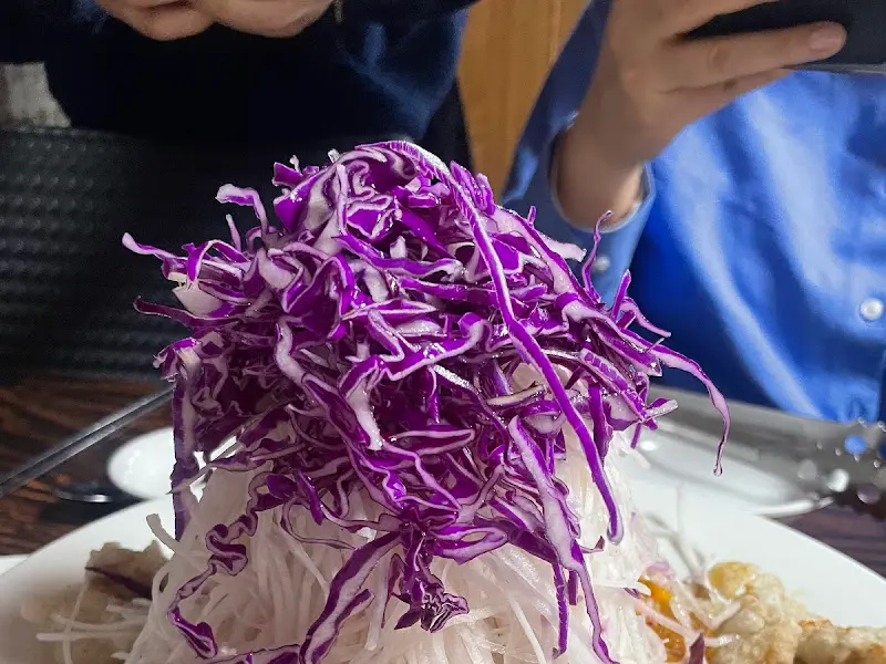 순무채가 듬뿍 올려진 탕수육