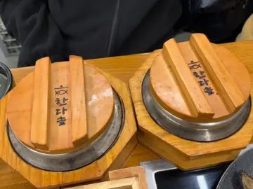 첨성대의 고즈넉함이 깃든, 황리단길 솥밥 명가에서 맛보는 경주 한정식