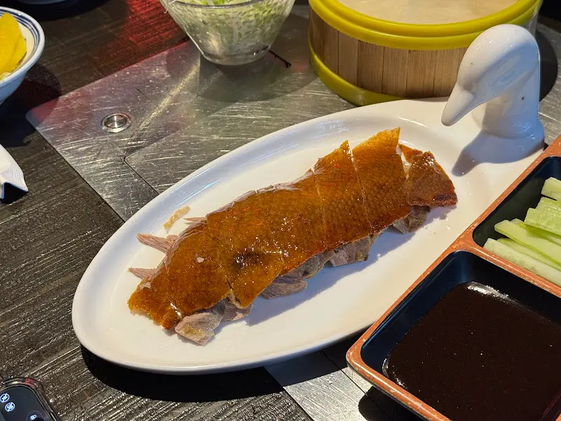 윤기가 좔좔 흐르는 베이징덕