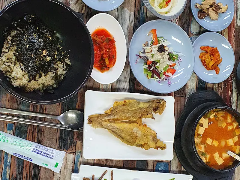 푸짐하게 차려진 한 상 차림