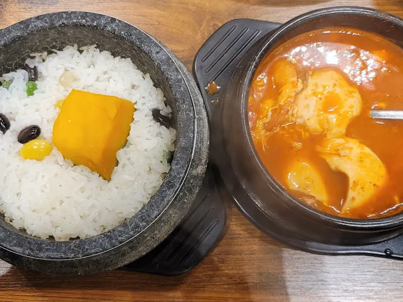 돌솥밥과 순두부찌개