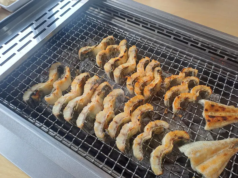 노릇하게 구워진 장어
