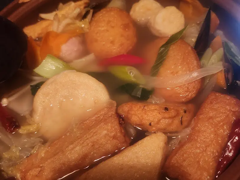 다양한 오뎅이 가득 들어간 오뎅탕