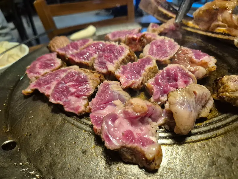 우대갈비 굽는 모습