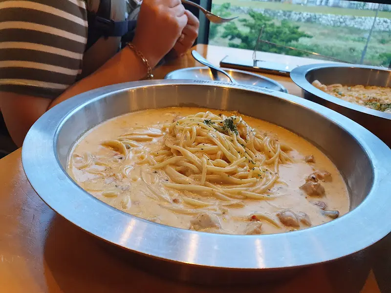 크림 파스타와 새우, 보기만 해도 군침이 싹!