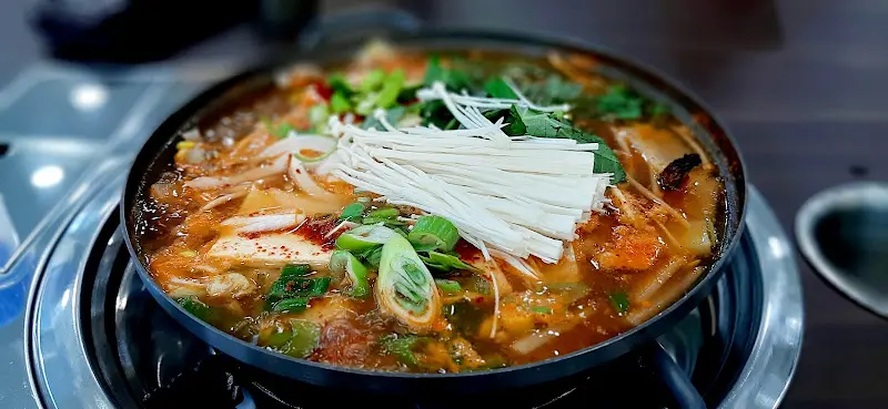 얼큰하고 시원한 국물 요리