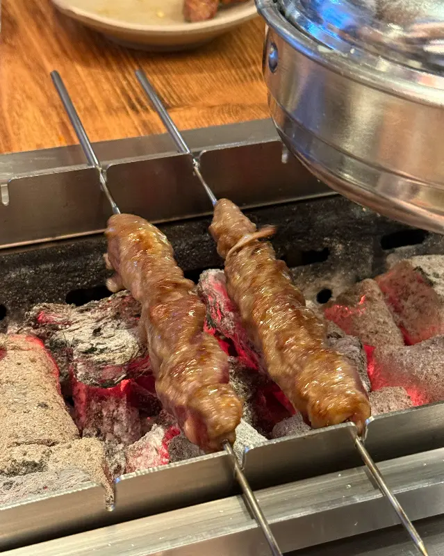 노릇하게 익은 양꼬치