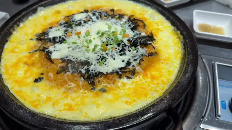 눈꽃 치즈 볶음밥