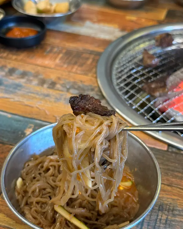 고기와 함께 먹으면 더욱 맛있는 물냉면