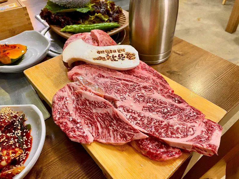 꽃등심의 아름다운 마블링