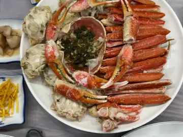 거제에서 만나는 대게 천국, 대성수산 고현본점에서 맛보는 황홀한 미식 경험