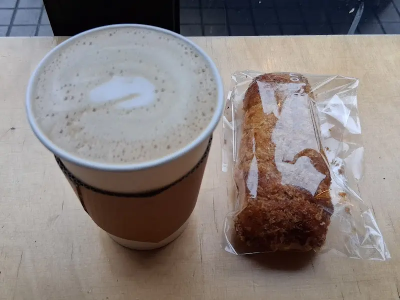 나폴레옹 과자점의 빵과 커피