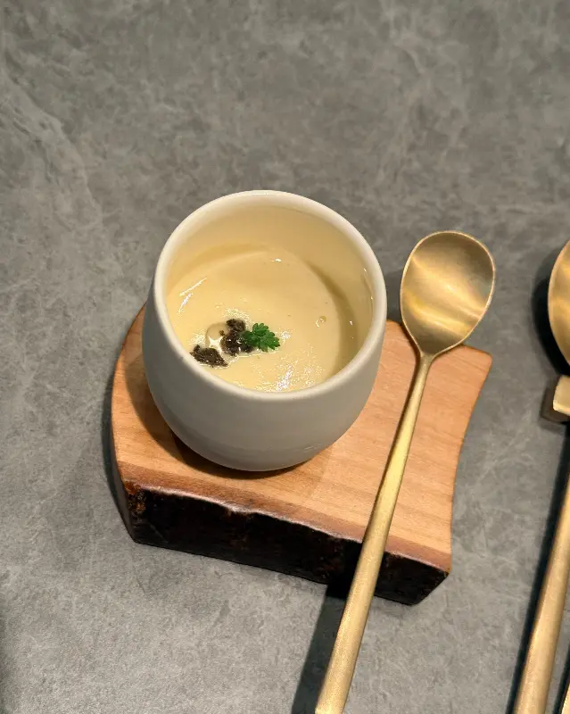 고우가의 트러플 스프