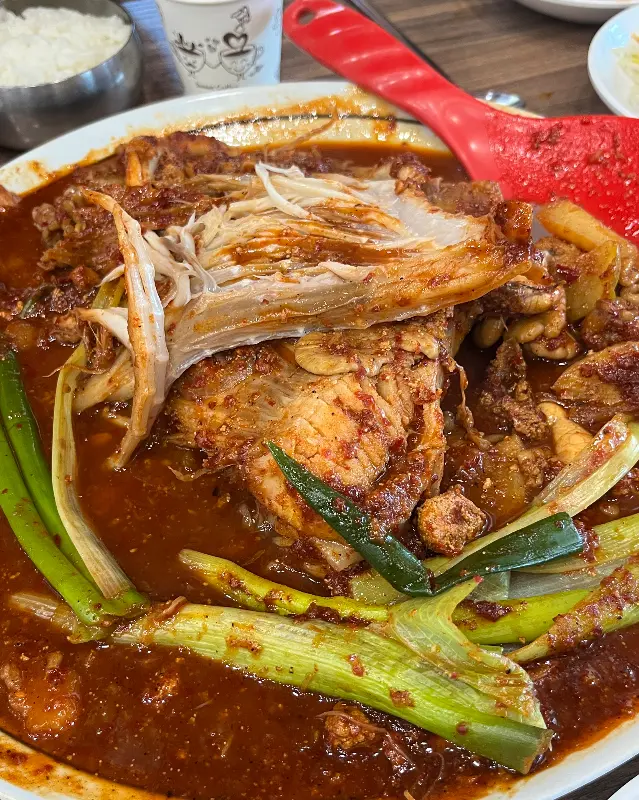 쫄깃한 곤이가 듬뿍 들어간 가오리찜